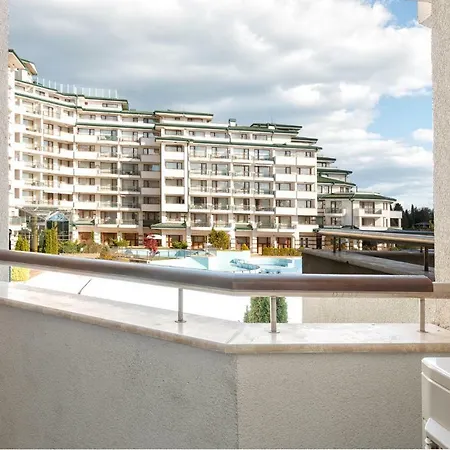 Apartment Private In Emerald