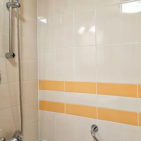 Apartment Private In Emerald