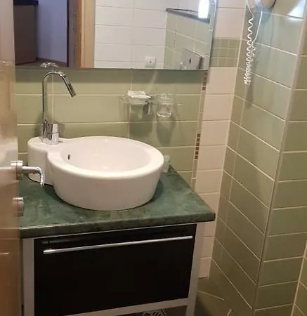 Apartment Private In Emerald