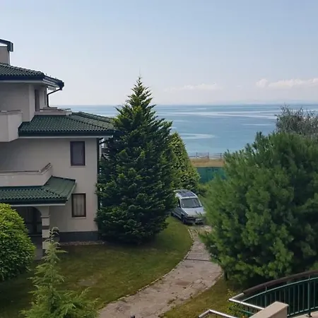 Apartment Private In Emerald *
