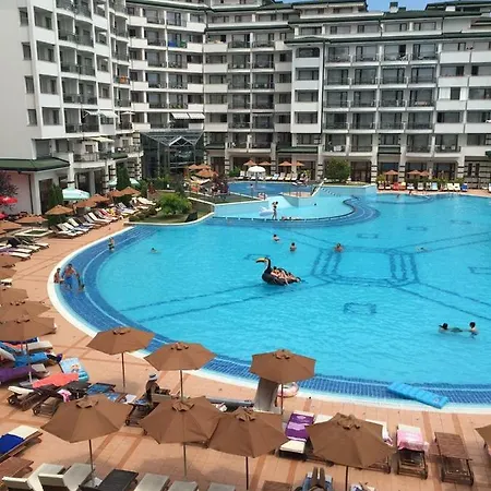 Private In Emerald Apartment