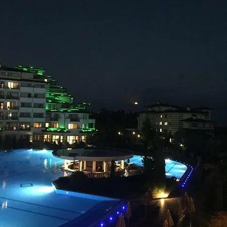 Private In Emerald Apartment *