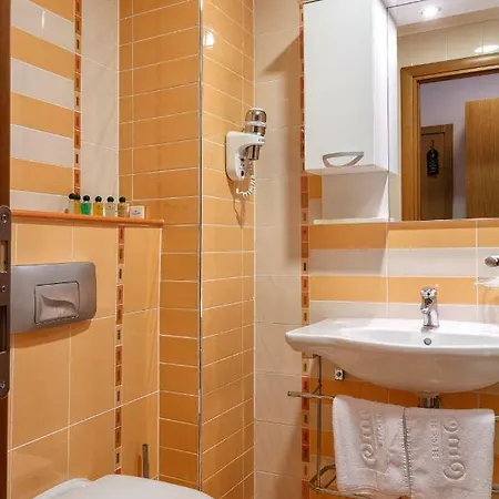 Private In Emerald Apartament