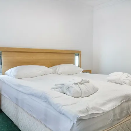 Private In Emerald Apartament *
