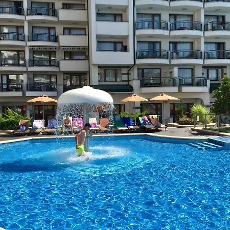 Private In Emerald Apartament